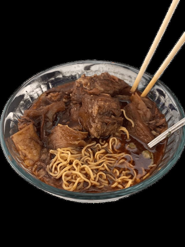 #30 Beef Stew with Egg Noodle.